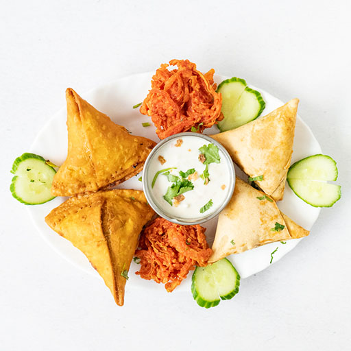 onion-bhaji-with-veges-samosa